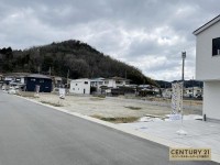 全18区画の分譲地!前面道路6m以上で駐車もラクラク!
自由設計なのでお好きな間取りにて建築可能!
弊社専属の設計士が無料で間取りを作成致します!