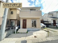 2023年9月にリフォーム済みのオール電化住宅!
太陽光パネル搭載!小学校まで徒歩5分圏内でお子様の通学も安心♪
周辺施設充実で生活便利!