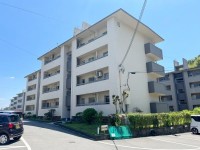 令和6年4月にリフォーム済!
南向きで陽当たり良好!
マンション1階部分の3LDKで全室6帖以上!
阪急『西山天王山駅』まで徒歩15分!