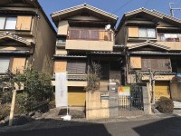 阪急『桂』駅まで徒歩10分と通勤や通学に便利!
全居室6帖以上のゆとりのある5DKの間取り!
南向きで陽当たり良好!
周辺施設が徒歩圏内に充実で生活に便利な立地!