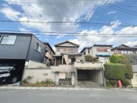 土地面積約58坪!解体後更地渡し!
建築条件無し土地につき、お好きな工務店やハウスメーカーで建築可能!
徒歩圏内に商業施設充実で生活に便利!