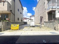 建築条件無し土地!お好きなハウスメーカー・工務店で建築可能!♪
前道広々6m!南西向きで陽当たり良好☆
小学校まで徒歩3分・中学校まで徒歩4分とお子様の通学も安心!
