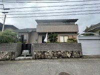 閑静な住宅地の5SLDK!ファミリー世帯にオススメです!
安心・快適なオール電化住宅!全居室8帖以上!
周辺交通量も少ないのでお子様も安心!駐車2台可能!