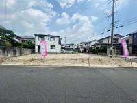 全2区画!建築条件無し土地!
お好きなハウスメーカー・工務店で建築可能♪
角地につき日当たり・通風良好!現況更地です!