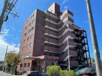 2025年3月リフォーム済!即引き渡し可の1階部分!
南東角部屋につき日当たり良好!
使用用途様々な専用庭付です♪