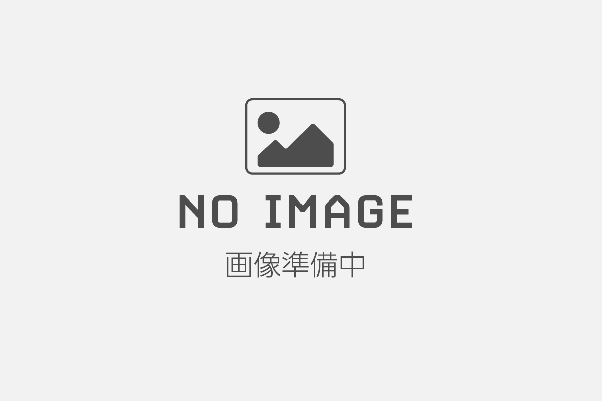 閑静な住宅地の4DKのお家!オール電化住宅!
屋根付きの駐車場でお車の劣化を防ぎます!
北側に通路があり、角地のような立地♪買い物施設が徒歩圏内!