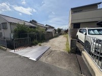 土地広々約46坪!
建築条件無し売土地☆お好きなハウスメーカー・工務店で建築可能!
「久我」停留所まで徒歩3分!