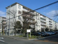 フルリノベーション済みの3LDK!室内大変キレイにお使いです♪
阪急とJRの2WAYアクセス可能!
南向きバルコニーにつき日当たり・通風良好!