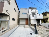 2026年2月完成の新築戸建!
久世中学校まで徒歩2分とお子様の通学も安心♪
電子ロックキー対応!嬉しい設備が充実の3LDK!