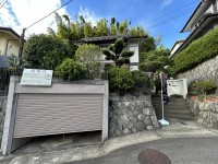 軽量鉄骨造!土地面積広々約72.39坪!
長岡第四中学校まで徒歩10分とお子様の通学も安心!
前道6.2メートル!接道南東向きの為、陽当たり良好!