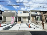 限定2区画!ZEH水準省エネ住宅!閑静な住宅地の整形地!
南向きで日当たり良好!収納豊富な4LDKで駐車2台可能!
買物施設が徒歩圏内で生活に便利♪