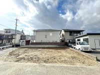 建築条件無し売土地☆お好きな工務店やハウスメーカーで建築可能!
阪急『桂』駅まで徒歩9分!通勤・通学に便利な立地!
現況更地の為、即引き渡し可!解体費用も不要!