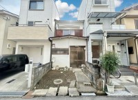 建築条件無し売土地☆お好きな工務店やハウスメーカーで建築可能!
阪急「洛西口」駅徒歩8分!JR『向日町」駅徒歩12分!
解体更地渡し!周辺施設が徒歩圏内に充実!