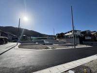 全19区画の大型分譲地!
建築条件無し売土地につき、お好きな工務店やハウスメーカーで建築可能♪
スーパーやコンビニが徒歩圏内で生活便利な立地♪