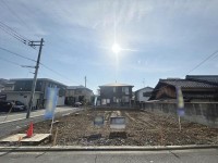2区画の分譲地!更地渡し!
阪急「桂」駅まで徒歩9分と利便性の高い立地♪
建築条件無し売土地につき、お好きな工務店やハウスメーカーで建築可能!