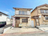 阪急『東向日駅』まで徒歩15分と通勤・通学に便利♪
小学校まで徒歩7分でお子様の通学も安心!
建築条件無し売土地につき、お好きな工務店やハウスメーカーで建築可能!