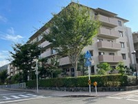 2025年11月にハウスクリーニング実施!
全居室6帖以上!4階部分につき、眺望・通風良好!
小学校まで徒歩10分でお子様の通学も安心♪