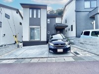 2021年10月建築の築浅物件!
駐車3台可能な4LDK!乾太くんあり!前道ゆったり6m!
閑静な住宅地で、小さなお子様のいるご家庭も安心です♪