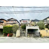 建築条件無し!お好きなハウスメーカー・工務店で建築可能♪
南向きのため、陽当たり・通風良好☆
閑静な住宅街!徒歩圏内にスーパーあり!