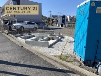 阪急『西山天王山駅』まで徒歩12分と通勤・通学便利!
角地につき、陽当たり・通風良好!
小・中学校まで徒歩圏内!お子様の通学も安心です!