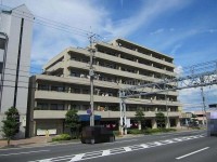オートロック付マンション!
角住戸!北東方面に小畑川があるため、開放感があります♪
リフォーム済み物件!徒歩圏内に生活施設が充実しております!