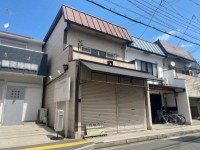 阪急「東向日」駅まで徒歩10分!南向きの為、陽当り良好!
小学校まで徒歩圏内!お子様の通学も安心です!
周辺施設も充実しており生活に便利な立地!