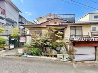 建築条件無し土地!お好きなハウスメーカー・工務店で建築可能!
南東向きの為、陽当たり・通風良好!
解体更地渡し!周辺施設も充実!