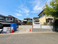 南向きにつき日当たり良好!駐車2台可能!!
収納・設備が充実!3LDKのおうち♪
閑静な住宅街のため落ち着いた住環境!
閑静な住宅街のため落ち着いた住環境!