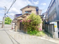 【角地×約31坪】建築条件無し土地!解体更地渡し予定!
お好きなハウスメーカー・工務店で建築可能!
JRと阪急の2WAYアクセス可能!
