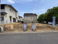 自由設計につき、お好きな間取りで建築可能!
土地広々約56坪!北西角地につき陽当り・通風良好!
前道ゆったり6メートル!間口13.8メートル!