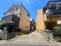 建築条件無し土地!お好きなハウスメーカー・工務店で建築可能!
現状更地につき、解体費用が掛かりません!
「京都らしさ」と「利便性」が同居する魅力的なエリアです♪