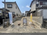 建築条件無土地!お好きなハウスメーカー・工務店で建築可能!
南向きで陽当たり良好!閑静な住宅地!
前面道路はゆったり6m♪土地面積約32坪!