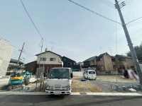 全8区画!子育て世帯にもおススメな生活環境♪
分譲地&閑静な住宅街につき周辺交通量少なめで安心!
駐車2台可能なゆとりのある駐車スペース!周辺施設も充実です!
