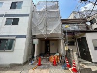 阪急「桂」駅まで徒歩7分!通勤・通学に便利な立地!
南西向きにつき日当たり良好!
小学校まで徒歩圏内!お子様の通学も安心です!
