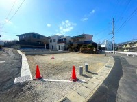 全5区画の分譲地!車通りの少ない閑静な住宅地!
建築条件無土地!お好きなハウスメーカー・工務店で建築可能♪
阪急とJRの2WAYアクセスで生活に便利!