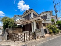 阪急とJRの2WAYアクセス!広々5DKのゆとりの間取り!
平成26年7月頃リフォーム歴&耐震改修工事歴あり!
室内きれいにお使いです!角地につき、陽当たり良好♪